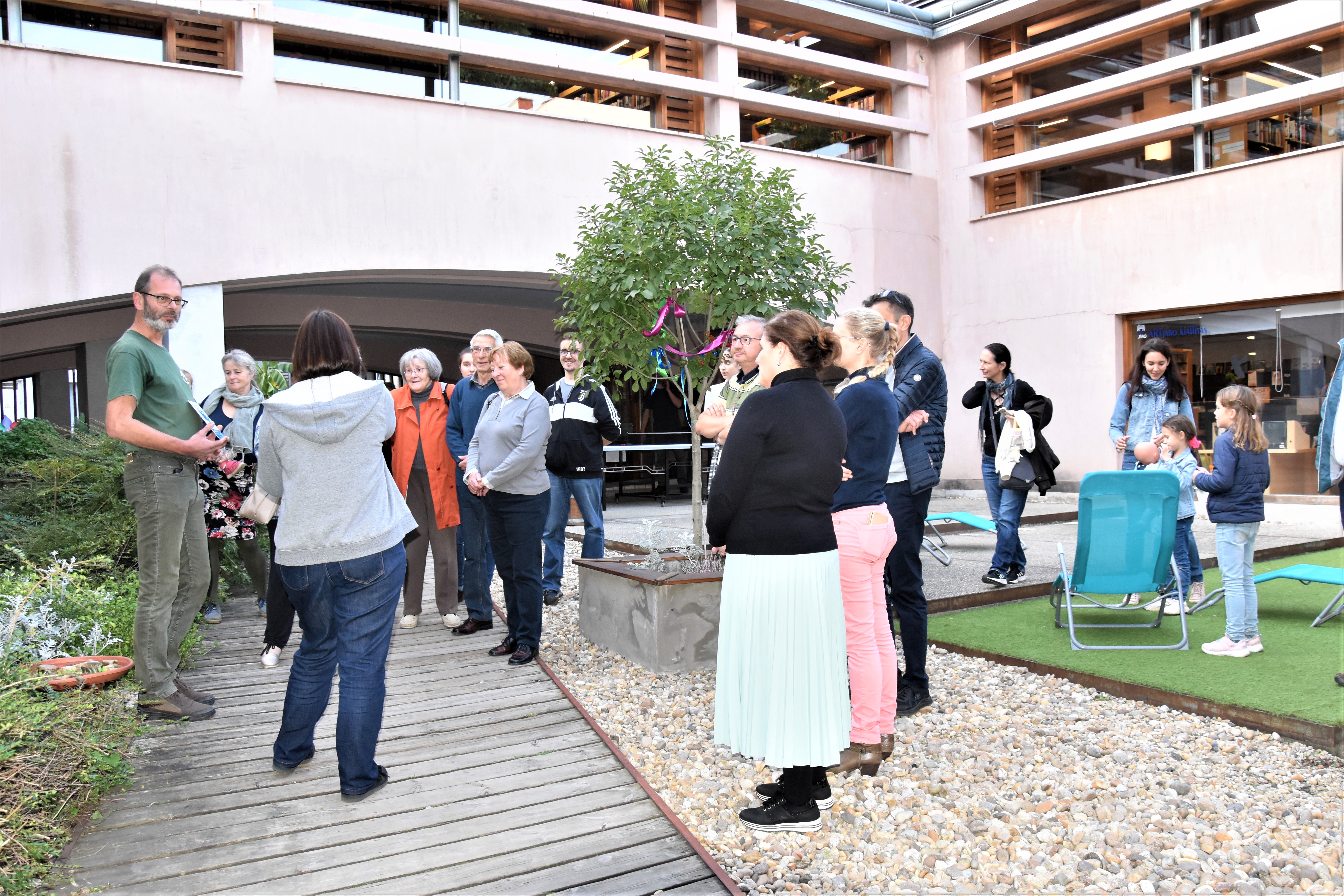 Madárbarát munkahely tábla felhelyezése