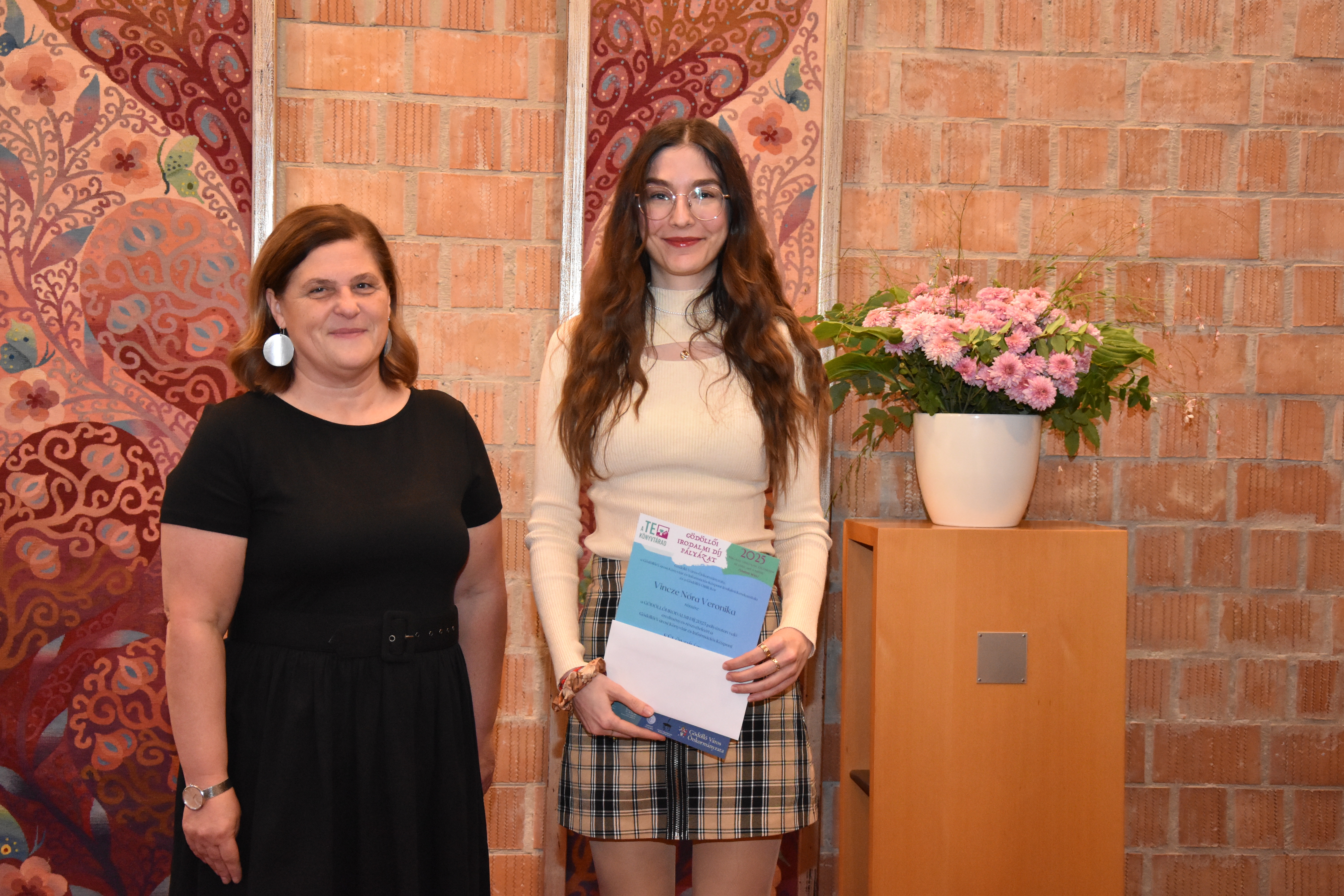 Gödöllői Városi Könyvtár különdíja: Vincze Nóra Veronika