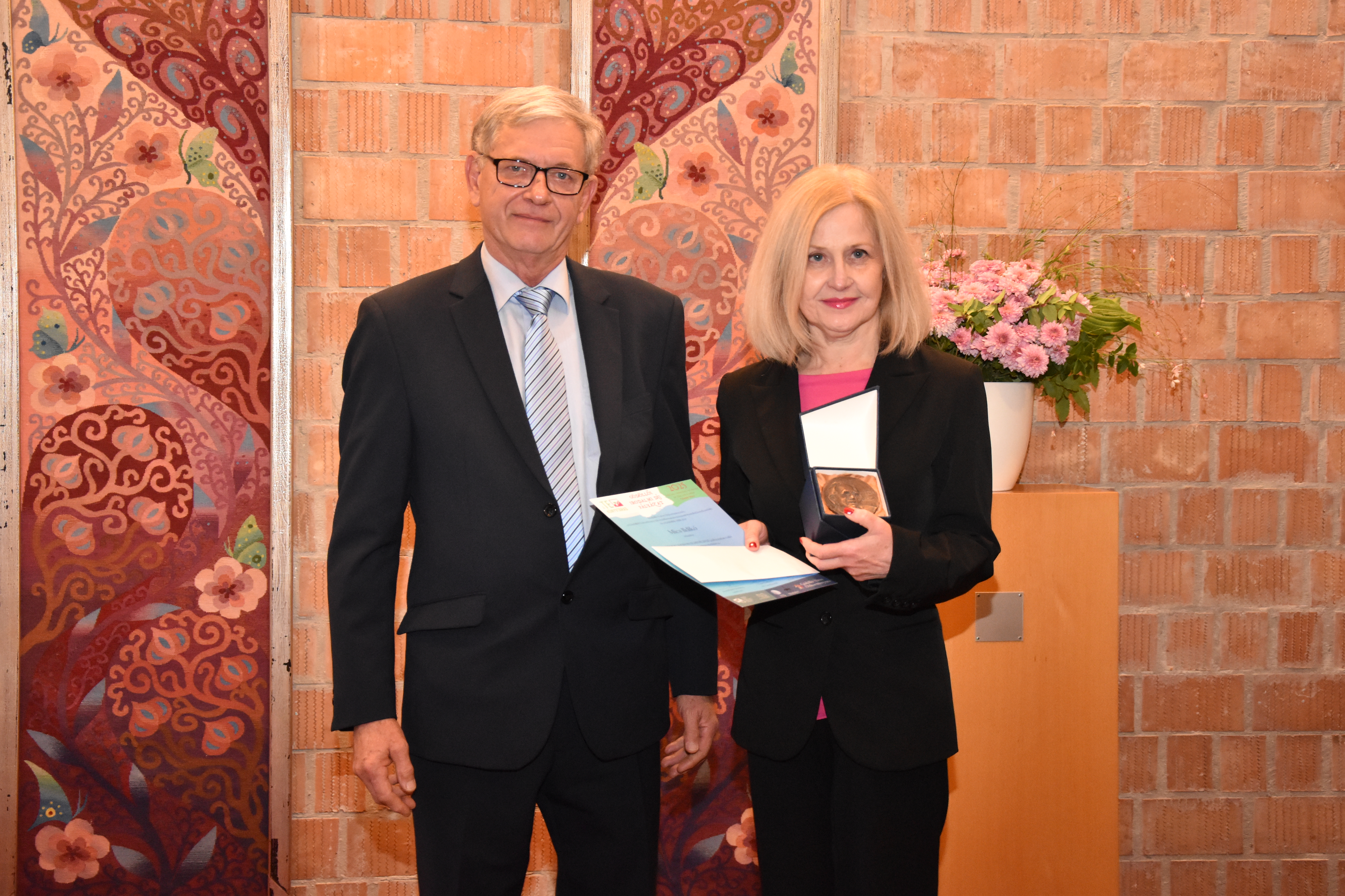 Gödöllői Ottlik Kör különdíja: Mics Ildikó: Árvaság