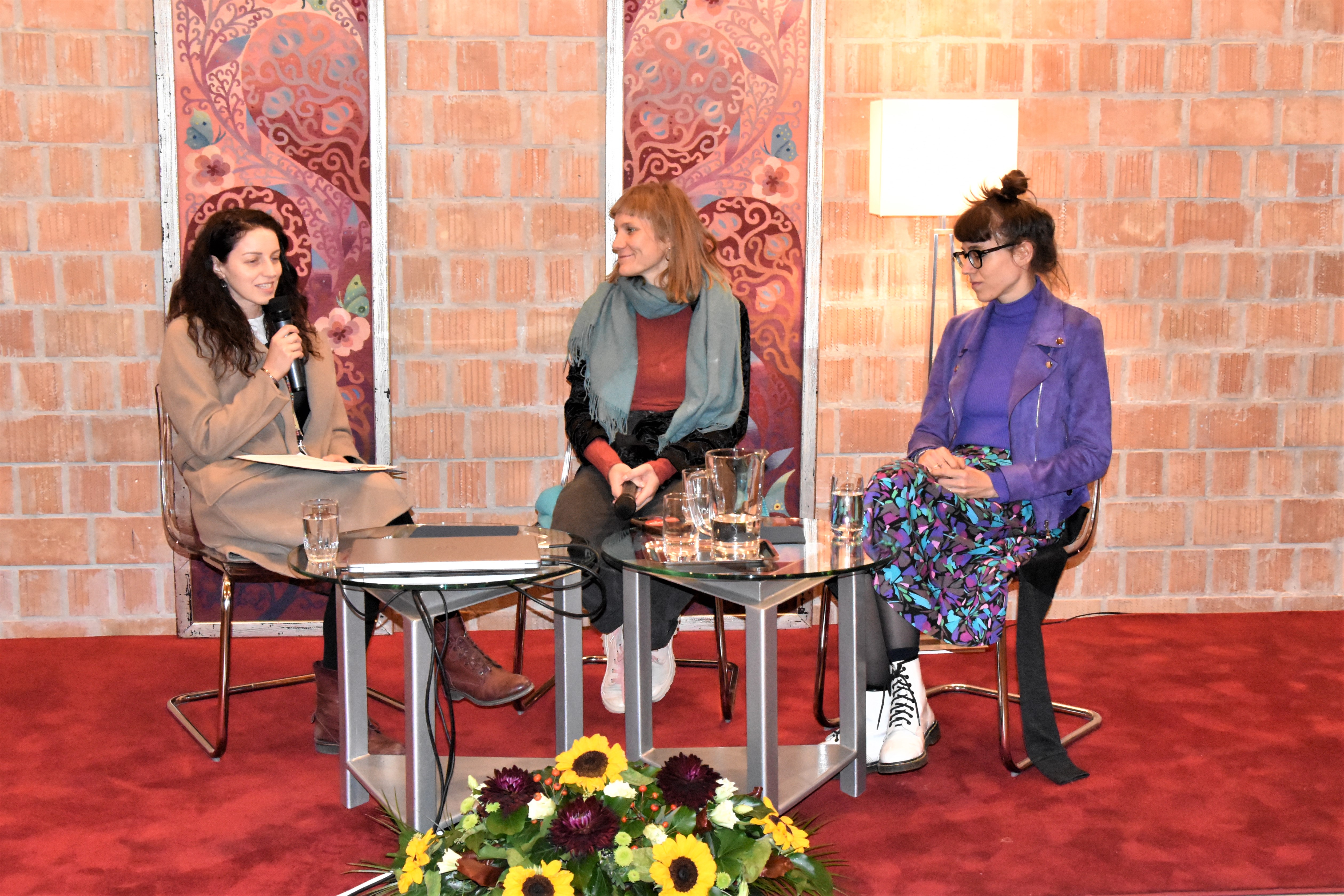 Anyáim története filmvetítés és beszélgetés