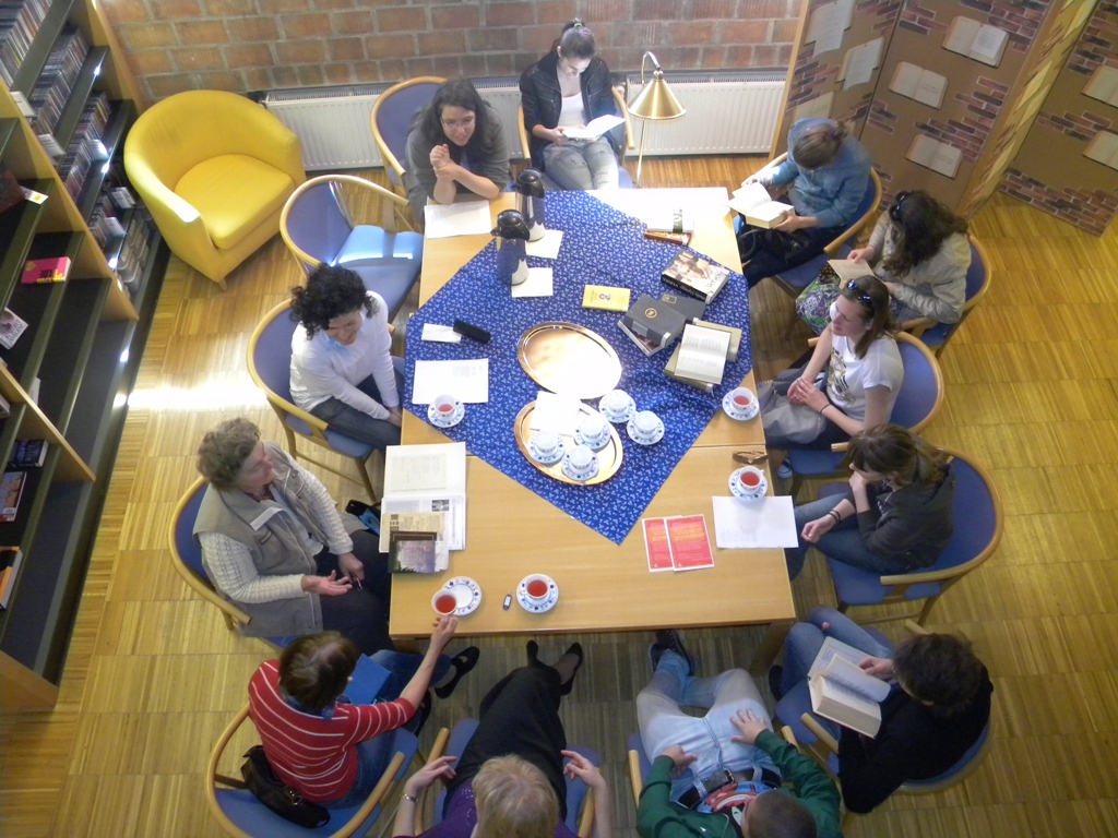 Maratoni versolvasás