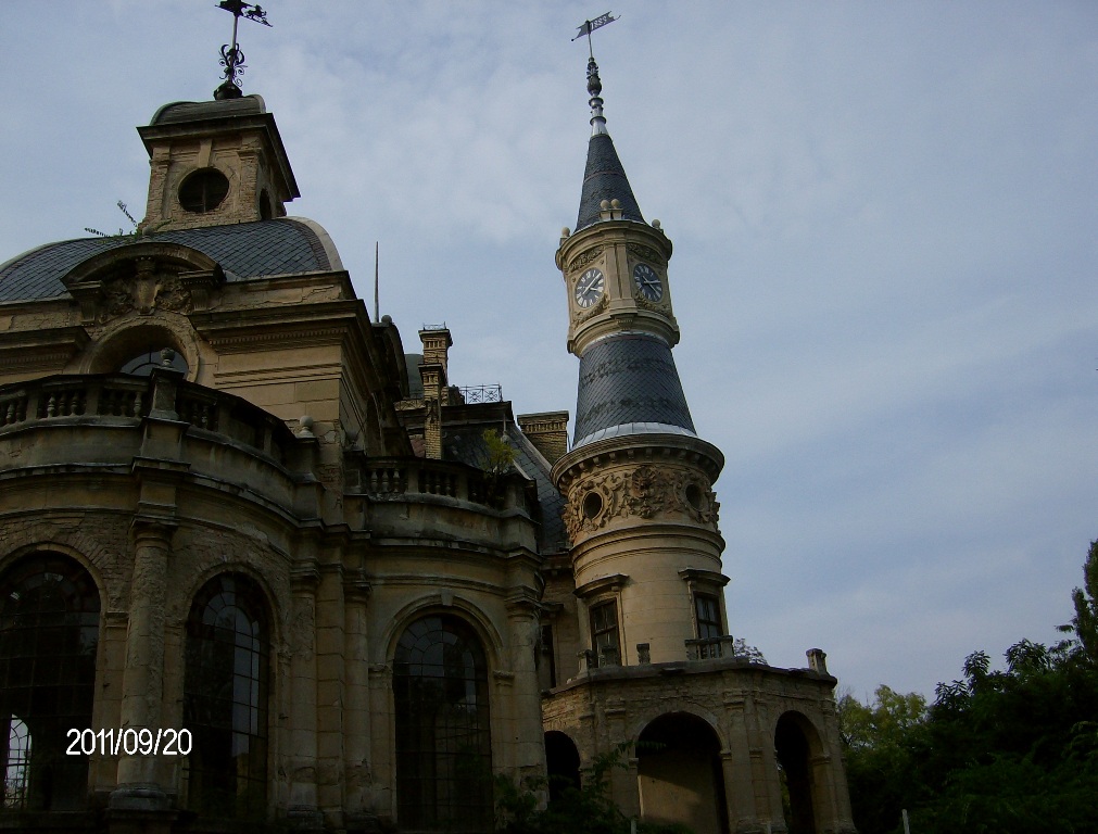 A Kastély és az Óratorony.